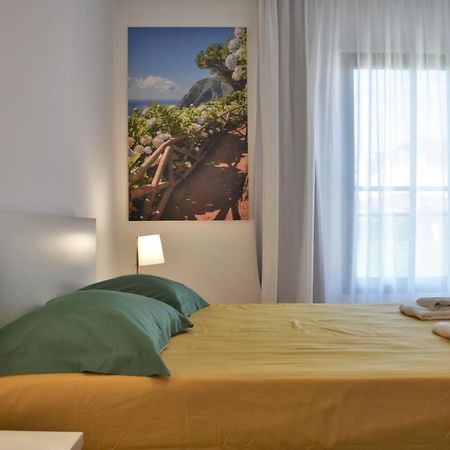 Sky Blue Apartment Πόντα Ντελγκάντα Εξωτερικό φωτογραφία